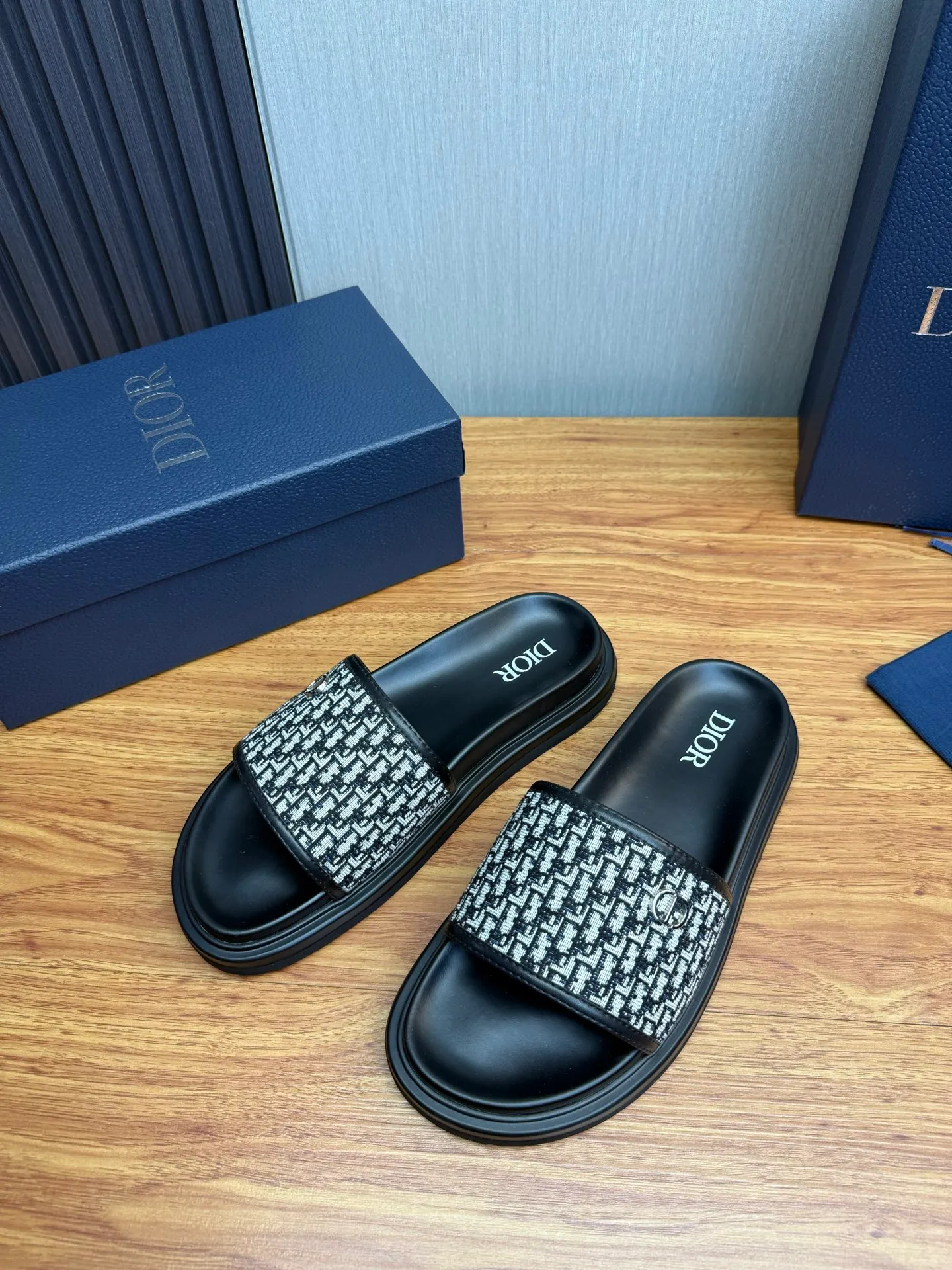 Men's shoes 260💰 Dior. Men's slippers🩴Official website 1:1 production 38-45 size 45 46 🉑️Customized original material shipped✅